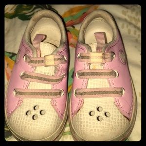3/$25 Toddler Girls crocs sneaks